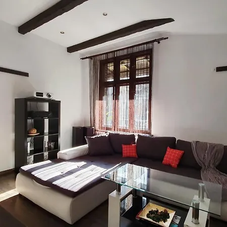 Music & And Apartmán