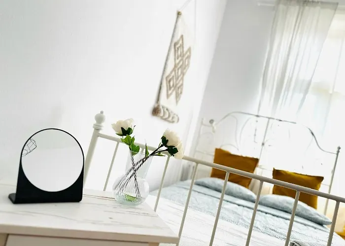 Music & And קטוביץ