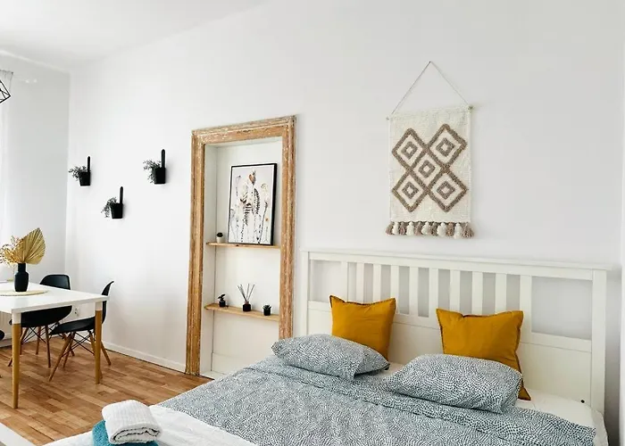 Music & And * קטוביץ